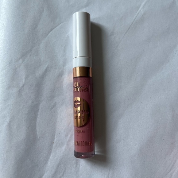 Lot of 6 - Essence Plumping Nudes Lip Gloss (4.5ml/0.15fl.oz/04) 04 that’s big - Picture 7 of 8